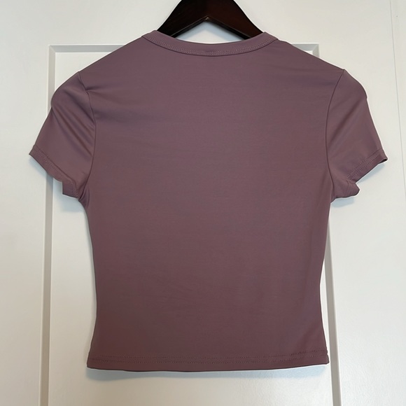 Crop T - Picture 2 of 2